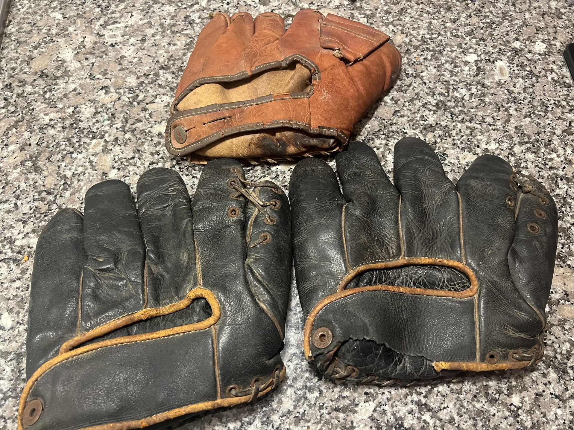 Vintage 1930s GEORGE A. REACH Baseball Glove (2) & 1 McKinnon 760 LeagueSpecial