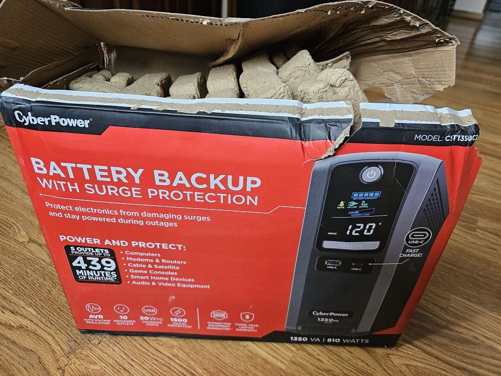 Cyber Power BATTERY BACKUP CST135UC2, 1350 VA, 810 WATTS(new Broken Never Used)