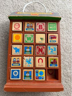 Vintage  Thomas & Friends Tidmouth Station Wood Blocks Set