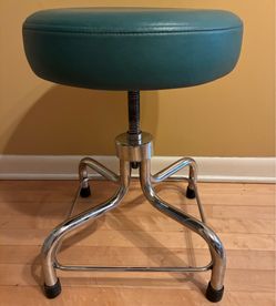 Adjustable Swivel Stool