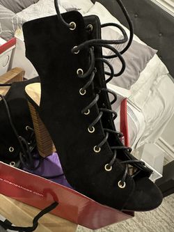 Like New Womens Black Block Heel Lace Up Dressy Sandal Size 8