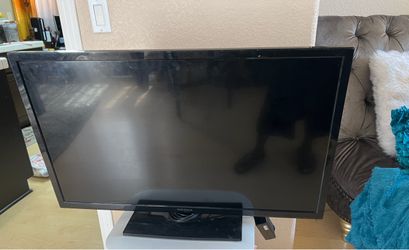 32” Insignia Flat Screen TV