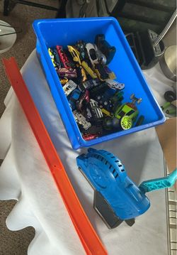 Hot wheels and track