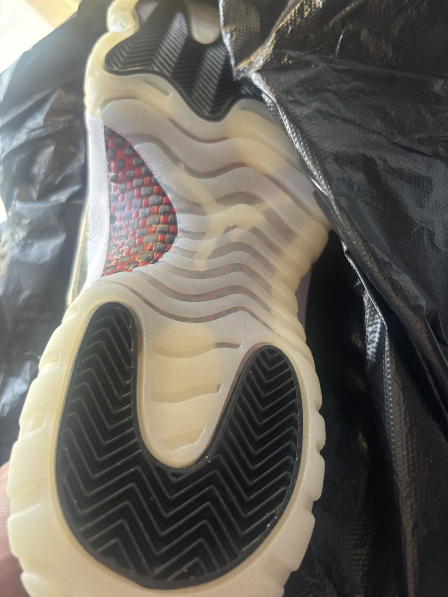 New Jordan 11s Low 150$
