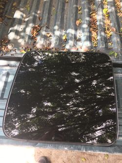99-06 Silverado Quarter Glass
