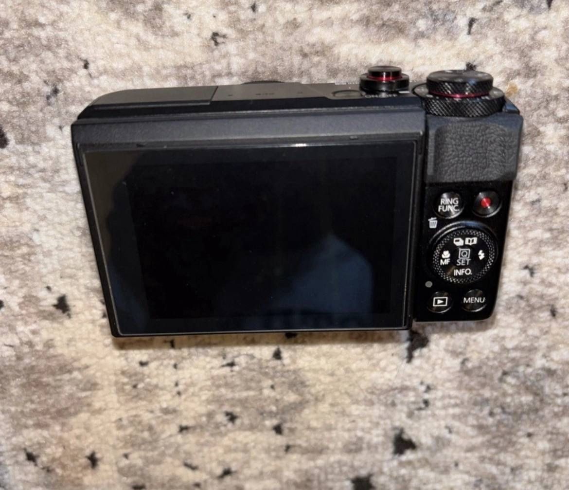 Canon G7X Mark II ( Brand New Condition )