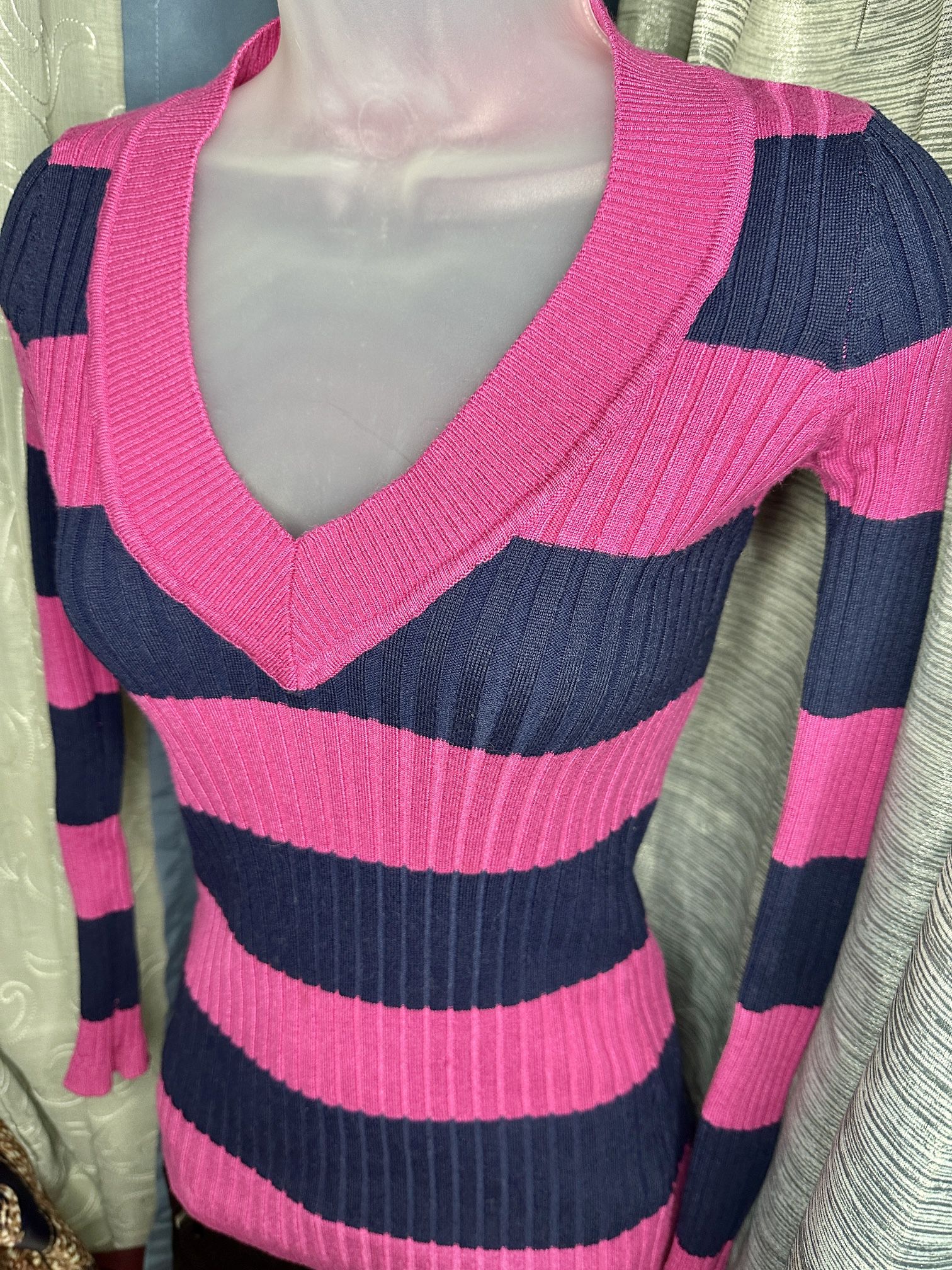 Poof! Juniors Women’s V-Neck Sweater Blouse~Pink & Navy Blue Striped Size SM