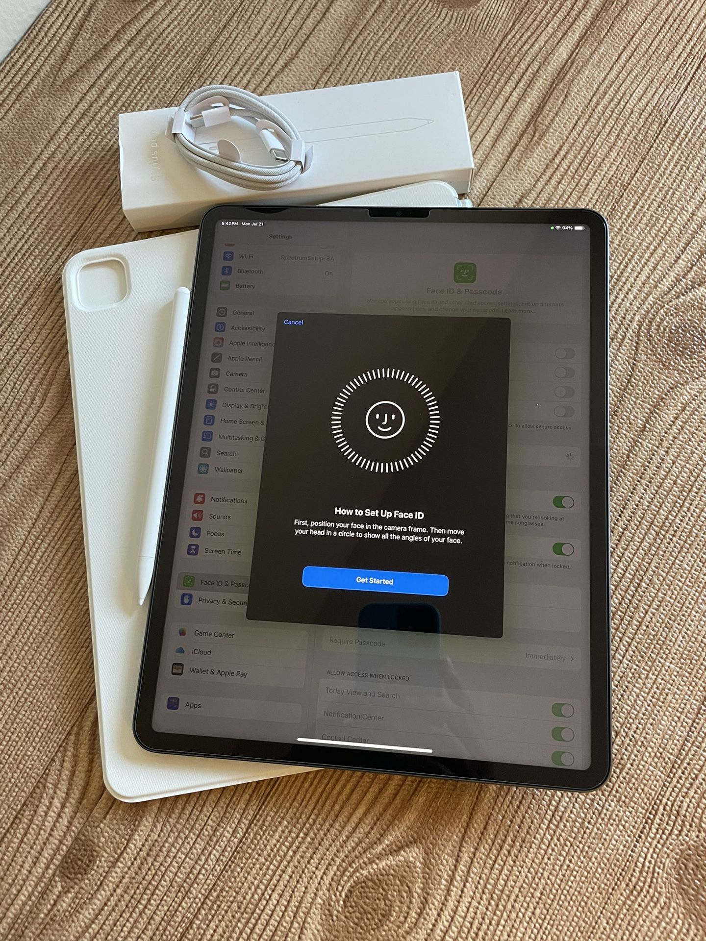 iPad Pro 12.9” (M1 chip / 2021) 5th Generation 1TB with  keyboard case and pen & Accessories 