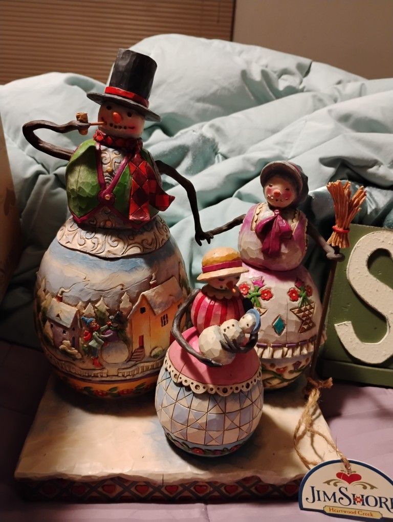 2006 Jim Shore "Warm Hearts On Frosty Days"