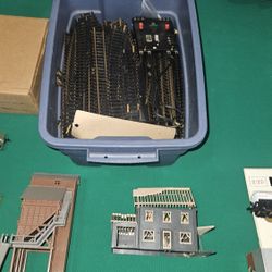 HO Scale Train Set / Accessories 