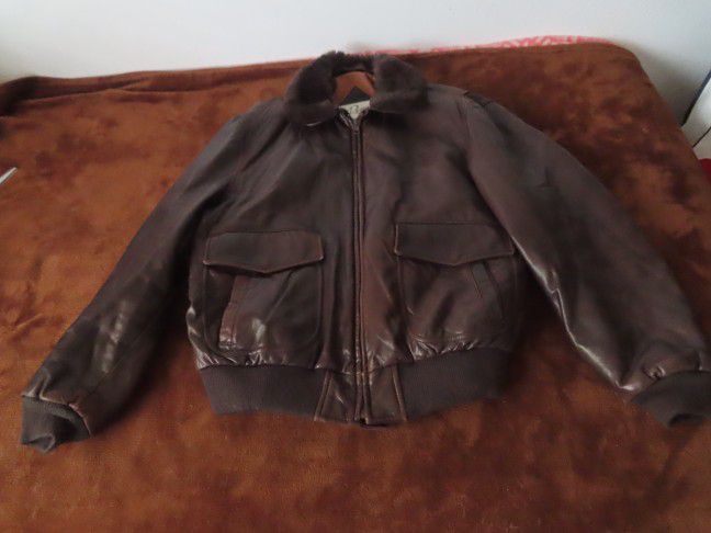 Vintage Remy Brown Leather Bomber Jacket Removable Collar USA Men’s 38