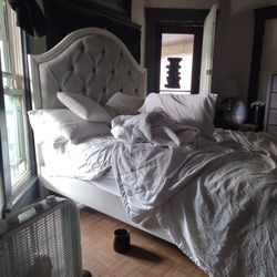 Queen Bed And Frame 
