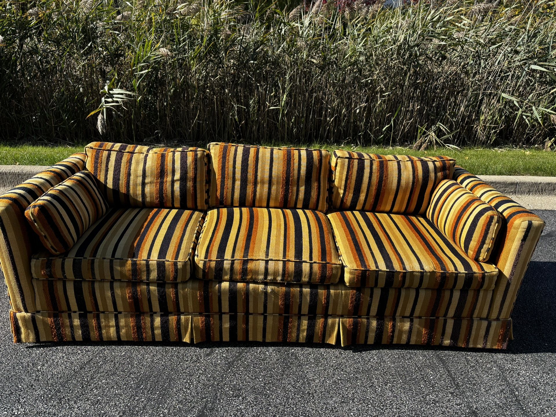 Vintage 70s Stripped Sherrill Sofa*FREE curbside Delivery π
