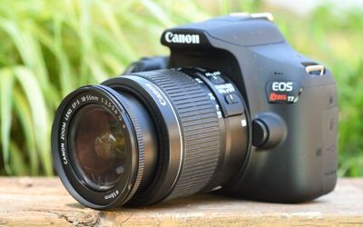Canon Rebel T7