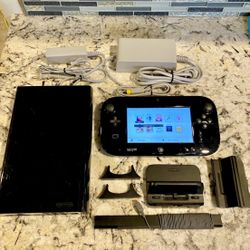 Nintendo Wii U Deluxe Complete With Mario Game 