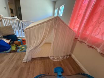 Playhouse tent for toddler