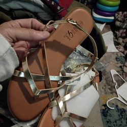 RO U G E Women's Summer Sandals Size 9 New