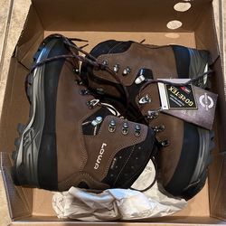 Lowa - Tibet Gore-Tex Hiking Shoes - Brand New In Box With Tag - Size 8US