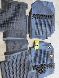 RAV4 Original Floor Mats 2014-2018