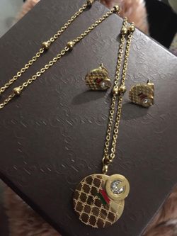 Gucci necklace shop set