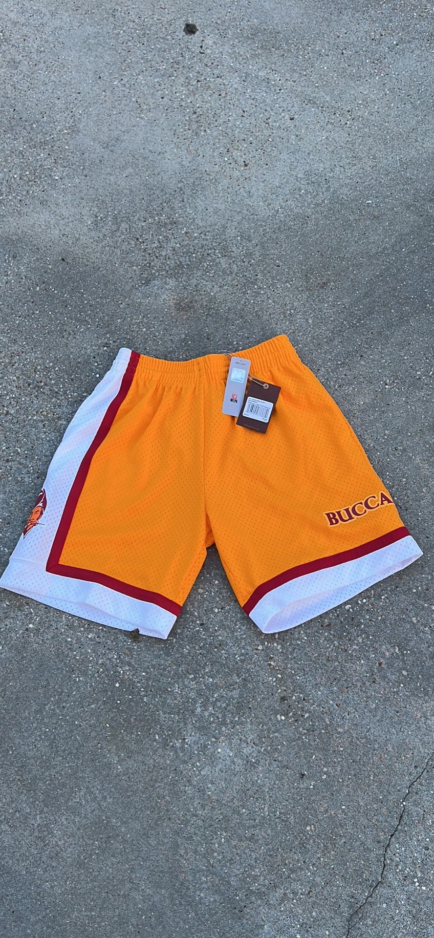 Mens Mitchell & Ness Tampa Bay Buccaneers Shorts New With Tags