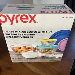 Pyrex Glass Mixing Bowls 