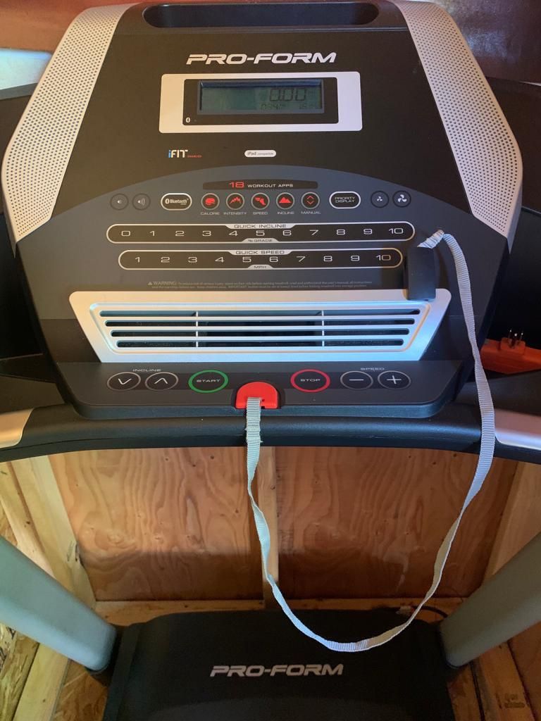 Pro Form 520 ZNi Treadmill