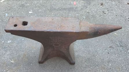 Vintage Peter Wright 40 pound Anvil