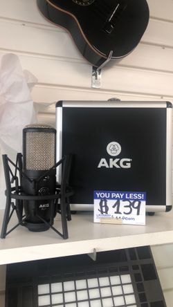 Microphone AKG.  M/ P420.  S/ AKG 3101H00430