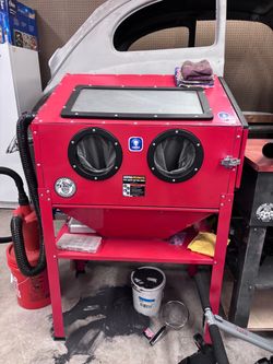 Sand blasting cabinet