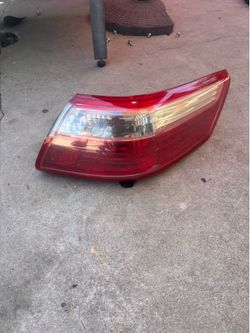 RIGHT PASSENGER SIDE TAILLIGHT 2007 2008 2009 TOYOTA CAMRY.