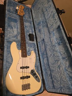fender jazz bass mim with gator case