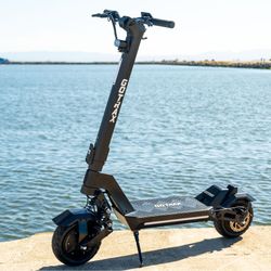 GOTRAX  GX1 DUEL MOTOR ELECTRIC SCOOTER 