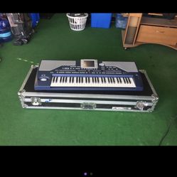 Keyboard PA 800/ Yamaha Mixer