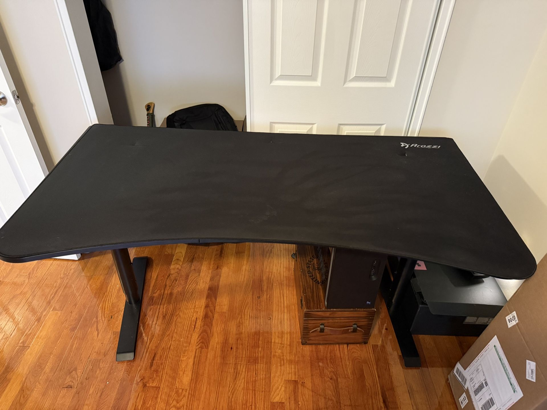 Sit/Stand Adjustable Computer Desk