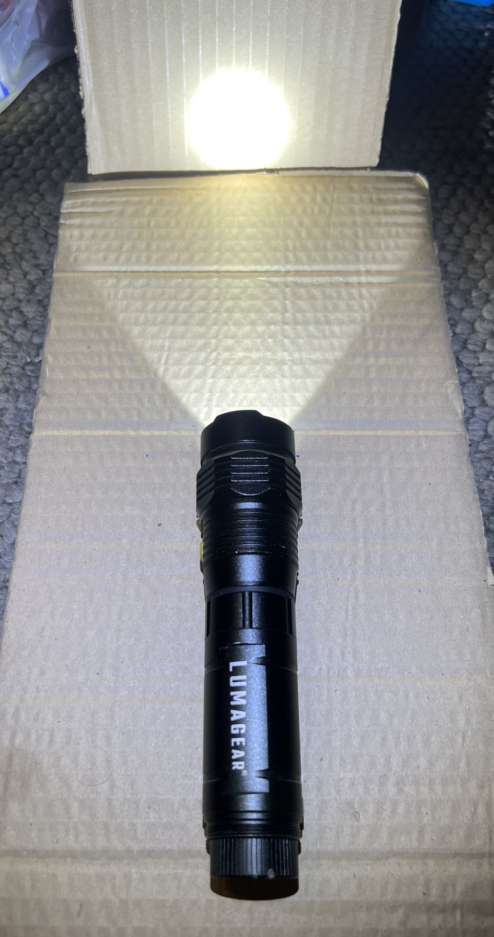 LUMAGEAR LED Flashlight 220 Lumens