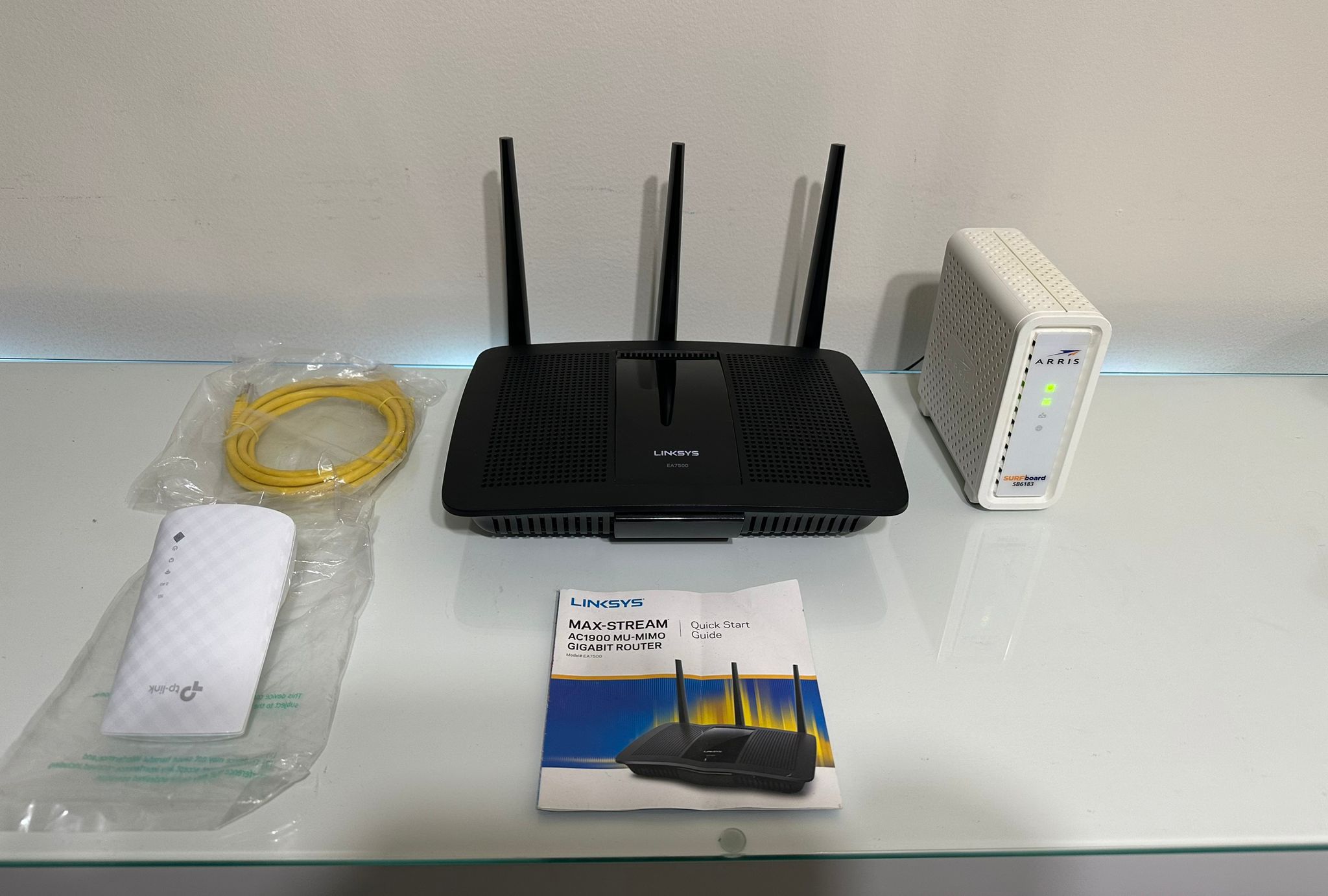 Linksys EA7500 V2 Wifi Router Bundle- 4 Ports 1000 Mbps + Free Arris Modem + Wifi Extender