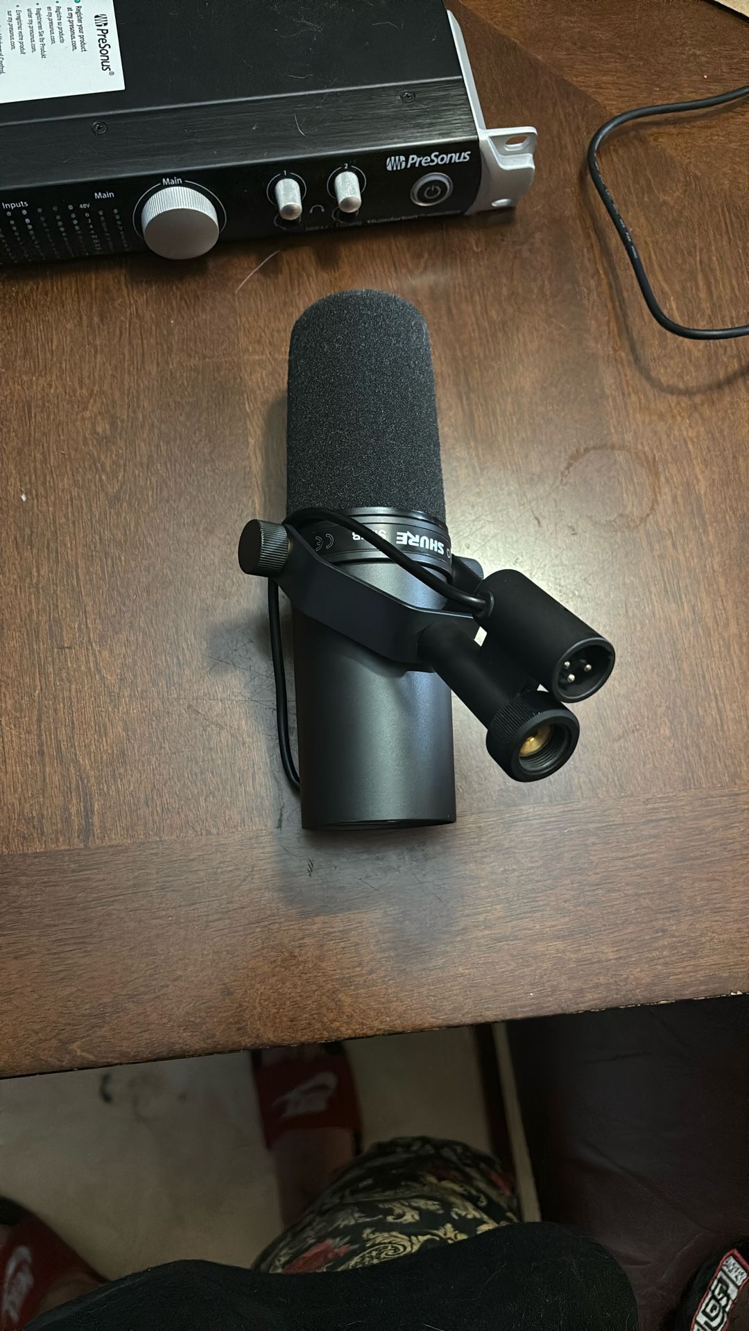 SHURE SM7B