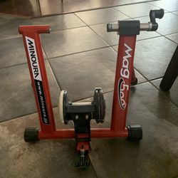 Minoura Mag 500 Foldable Stationary Bike Trainer red 