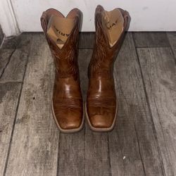 Brown Ariat Boots