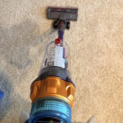 Brand New Cordless Stick Vacuum – Powerful Suction – Lightweight – Full Set