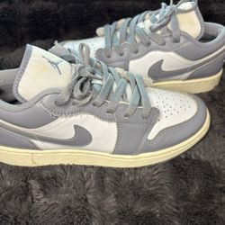 Jordan 1 Low ‘vintage Grey’ Youth Size 6