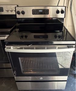 GE Stainless Steel Electric stove with Glass Cooktop