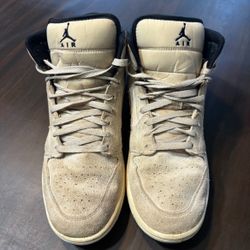 Jordan AJ 1 Mid