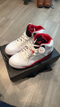 Air Jordan Retro 5 Fire Red Size 11
