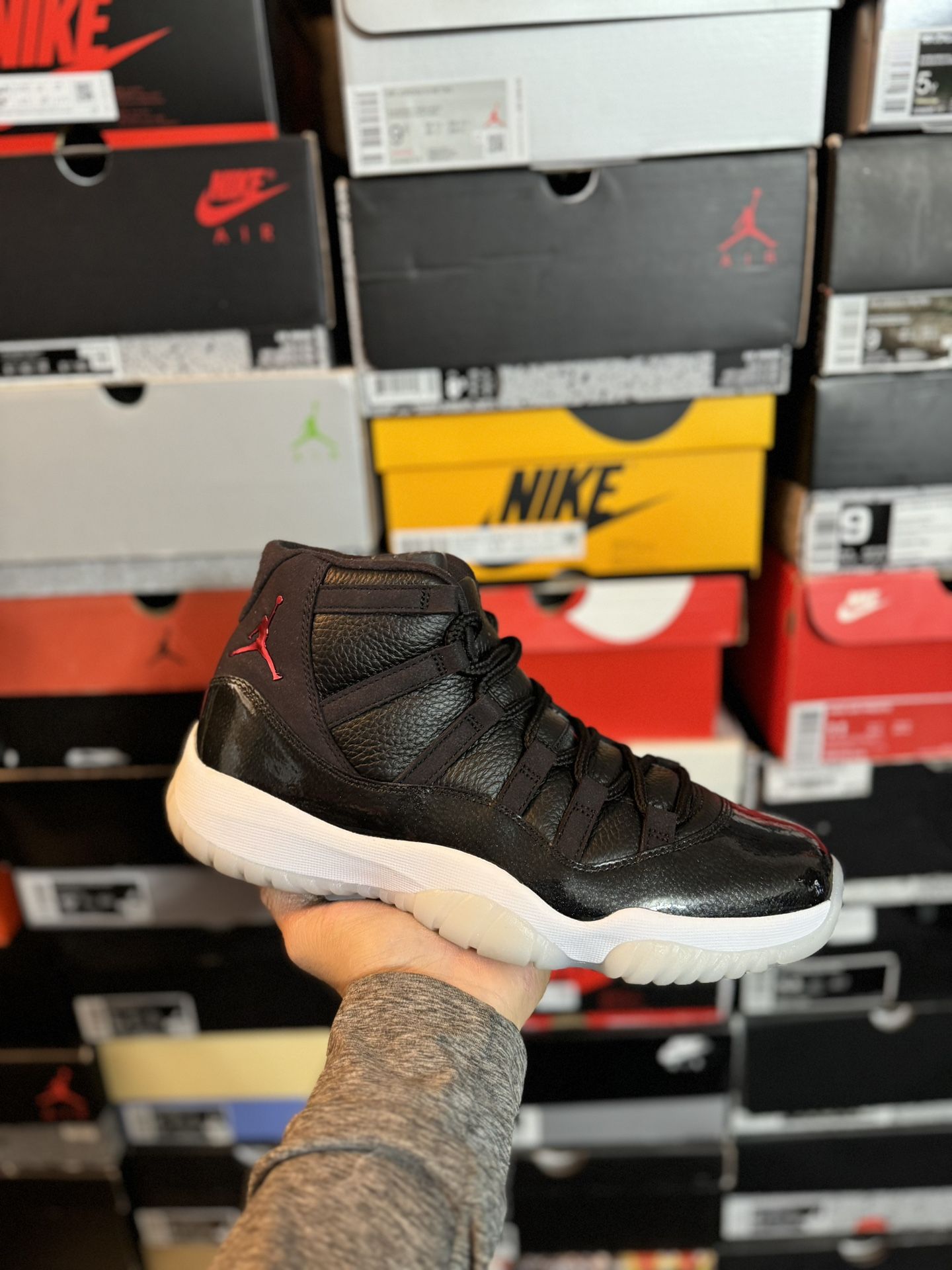 Jordan 72 10 11s size 9.5 VNDS