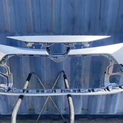2020,2021,2022 Toyota Corolla Le Front Bumper 