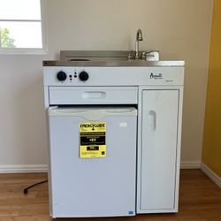 Avanti Mini fridge/electric Range /wetbar