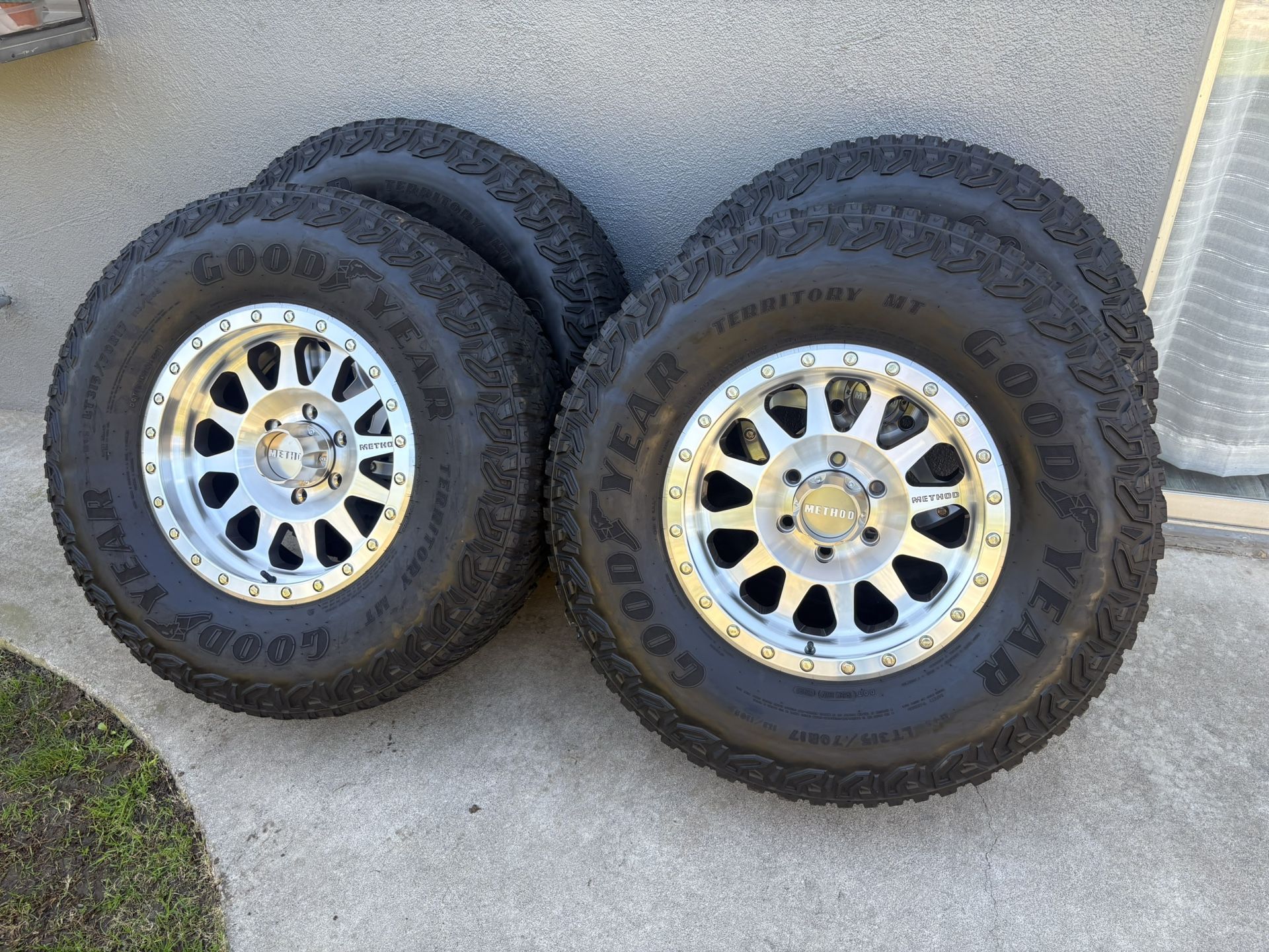 17” INCH METHOD MR304 DOUBLE STANDARD POLISHED OFF ROAD WHEELS/RIMS W ...