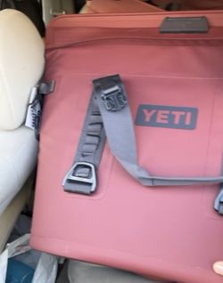 YETI COOLER BAG 